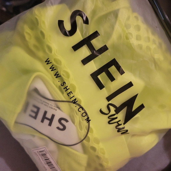 NWT Shein Swim Curve Plus Neon Yellow fishnet swim bathing suit “TOP ONLY” Sz 1X - Picture 10 of 11